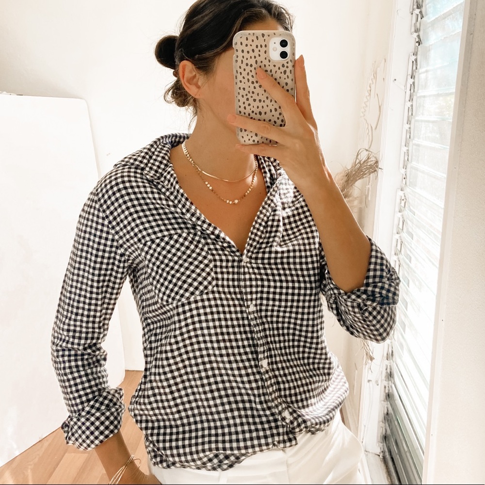 Uniqlo Gingham Flannel Button Down size Small Black and White